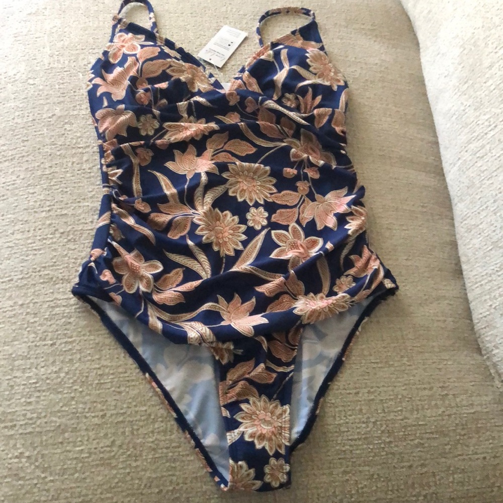 CUPSHE Women's One Piece Swimsuit Tummy Control V Neck Bathing Suits 👙